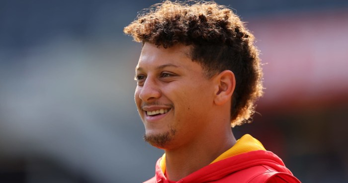 Nfl rumors chiefs patrick mahomes restructures contract clears 216m in cap space