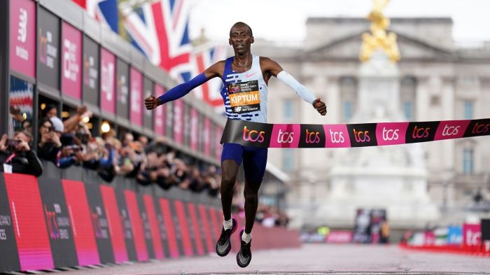 Kelvin kiptum marathon world record holder dies at 24 in car crash