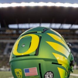 5 star wr dakorien moore commits to oregon ohio state lsu and texas were in top 4